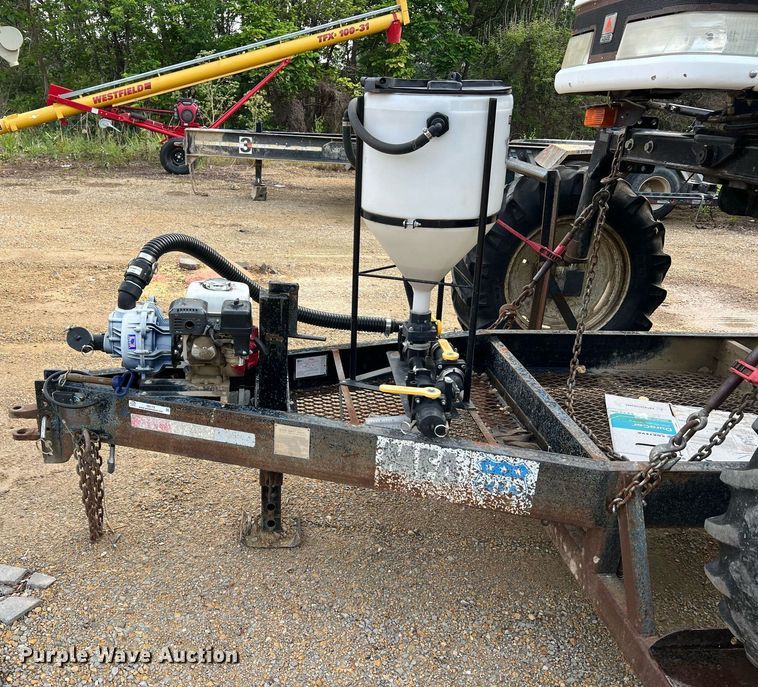 image for item II9173 SpraCoupe 4455  sprayer with Duo Lift trailer