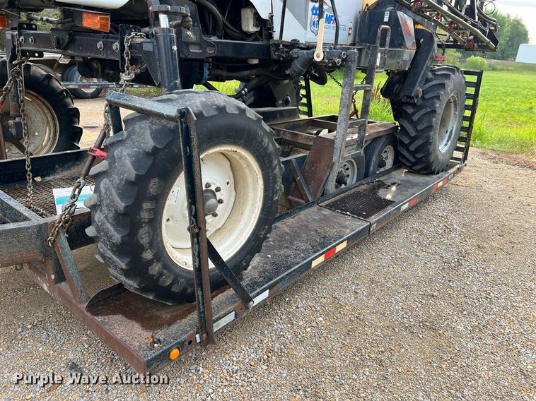 image for item II9173 SpraCoupe 4455  sprayer with Duo Lift trailer