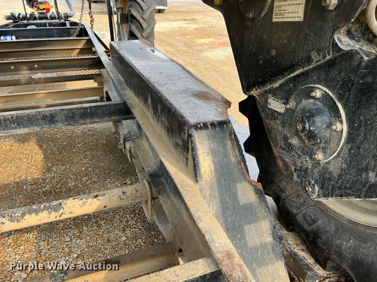 image for item II9173 SpraCoupe 4455  sprayer with Duo Lift trailer