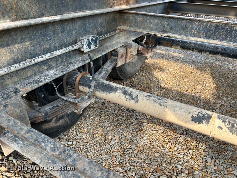 image for item II9173 SpraCoupe 4455  sprayer with Duo Lift trailer