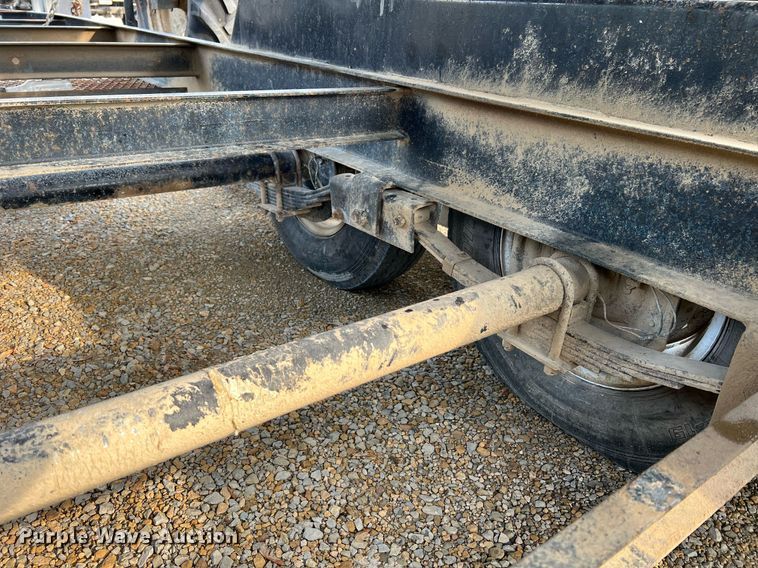 image for item II9173 SpraCoupe 4455  sprayer with Duo Lift trailer