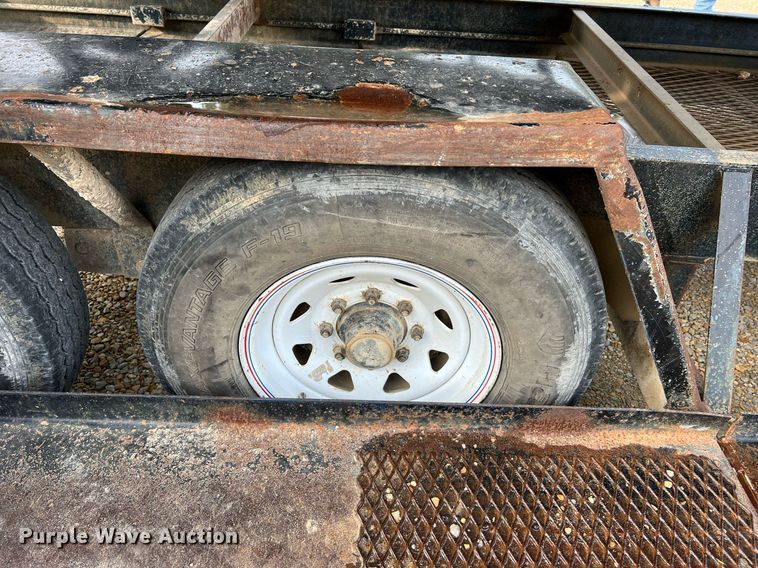 image for item II9173 SpraCoupe 4455  sprayer with Duo Lift trailer