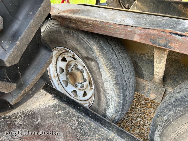 image for item II9173 SpraCoupe 4455  sprayer with Duo Lift trailer