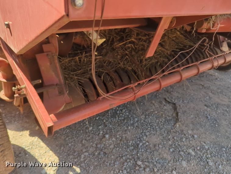 image for item KB9393 Hesston 845  round baler