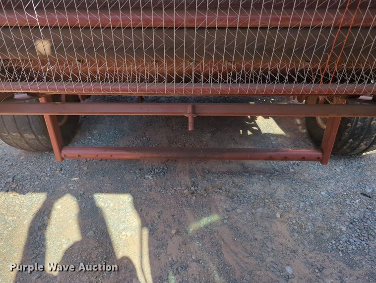 image for item KB9393 Hesston 845  round baler