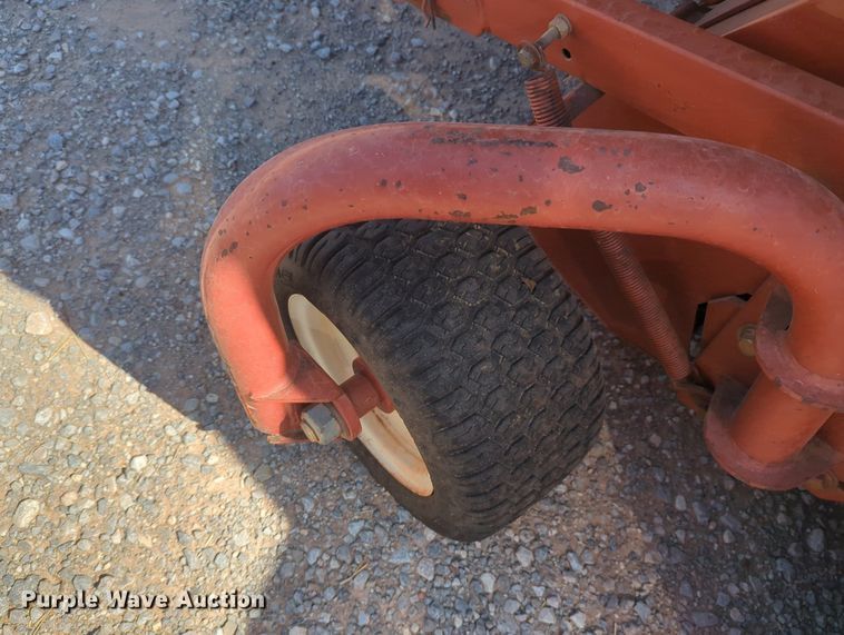 image for item KB9393 Hesston 845  round baler