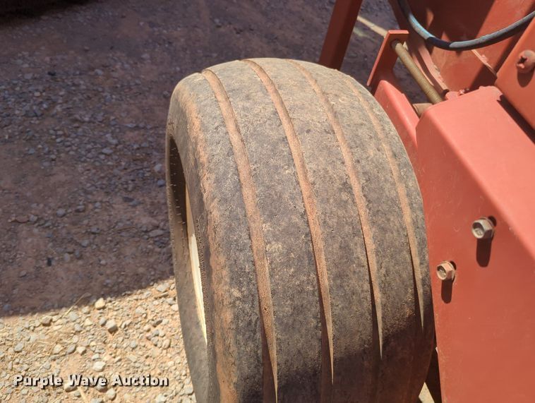 image for item KB9393 Hesston 845  round baler