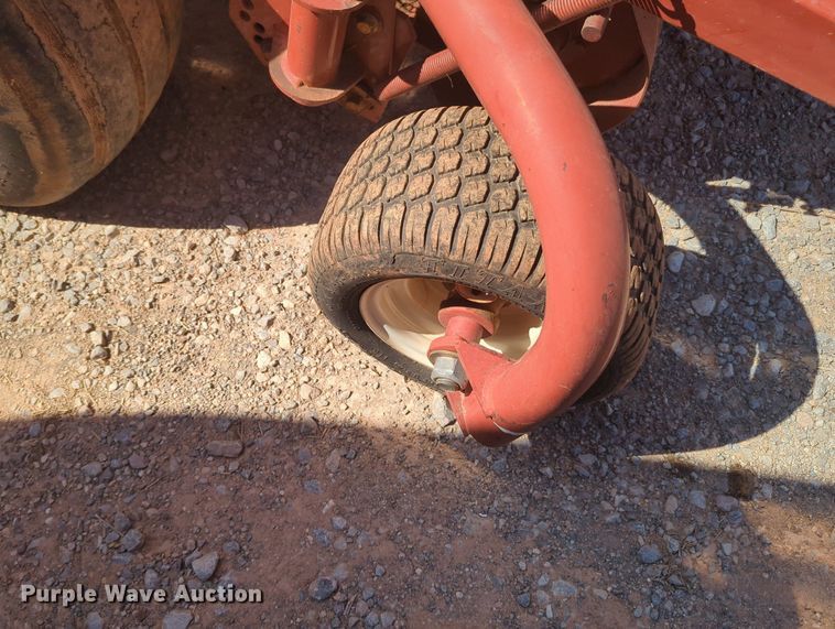 image for item KB9393 Hesston 845  round baler