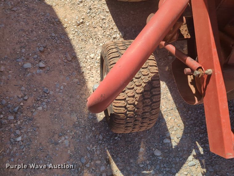 image for item KB9393 Hesston 845  round baler