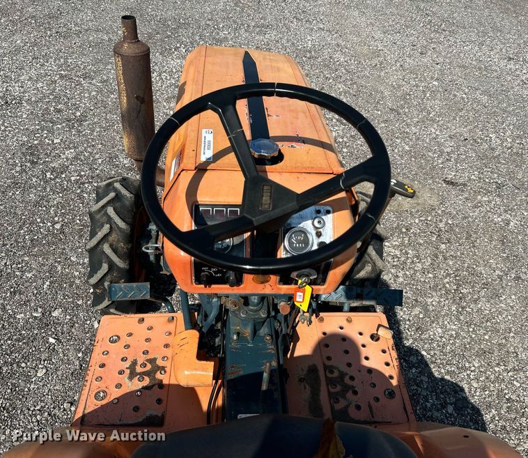 image for item KW9058 1984 Kubota B7200  MFWD tractor