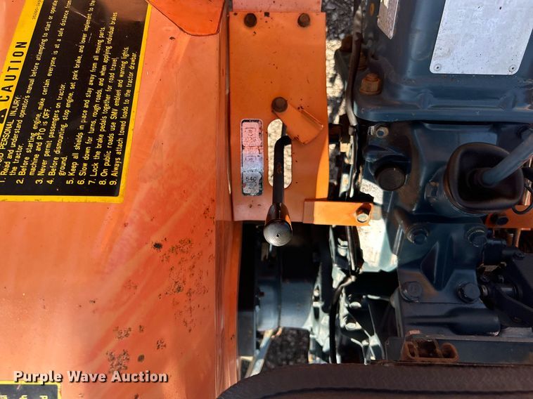 image for item KW9058 1984 Kubota B7200  MFWD tractor