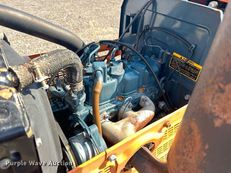 image for item KW9058 1984 Kubota B7200  MFWD tractor