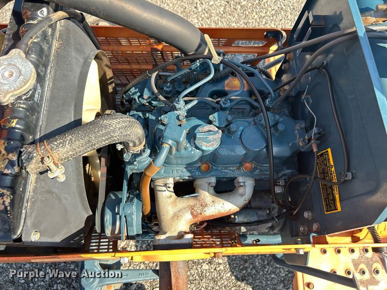 image for item KW9058 1984 Kubota B7200  MFWD tractor