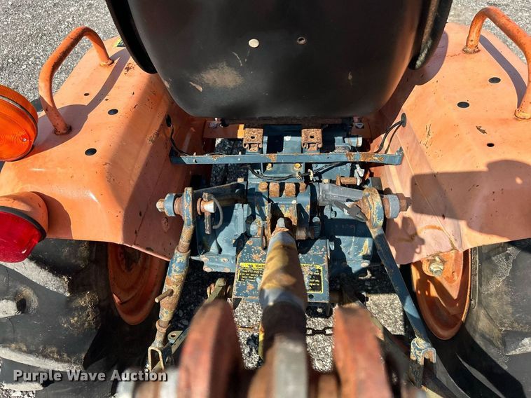 image for item KW9058 1984 Kubota B7200  MFWD tractor