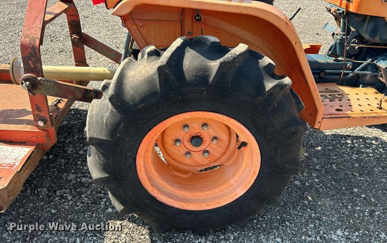 image for item KW9058 1984 Kubota B7200  MFWD tractor