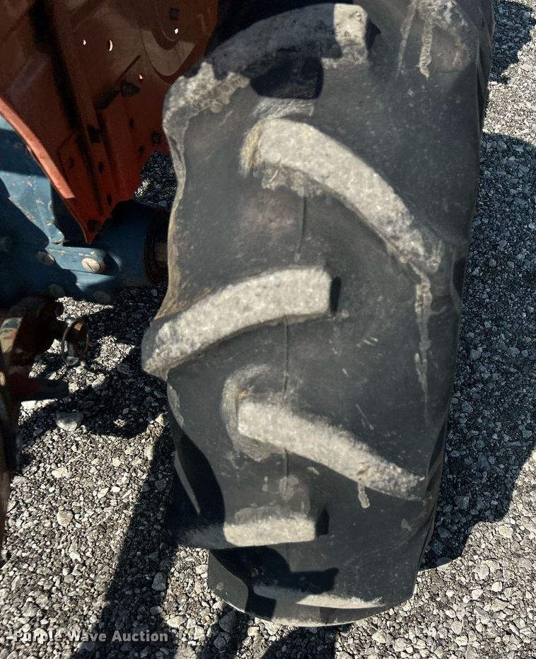 image for item KW9058 1984 Kubota B7200  MFWD tractor