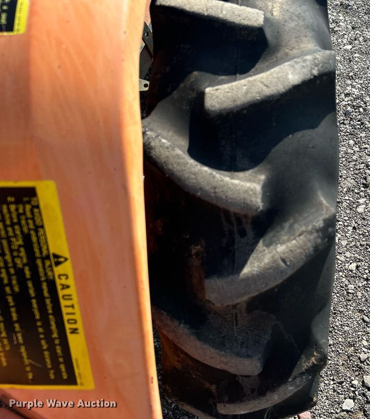 image for item KW9058 1984 Kubota B7200  MFWD tractor