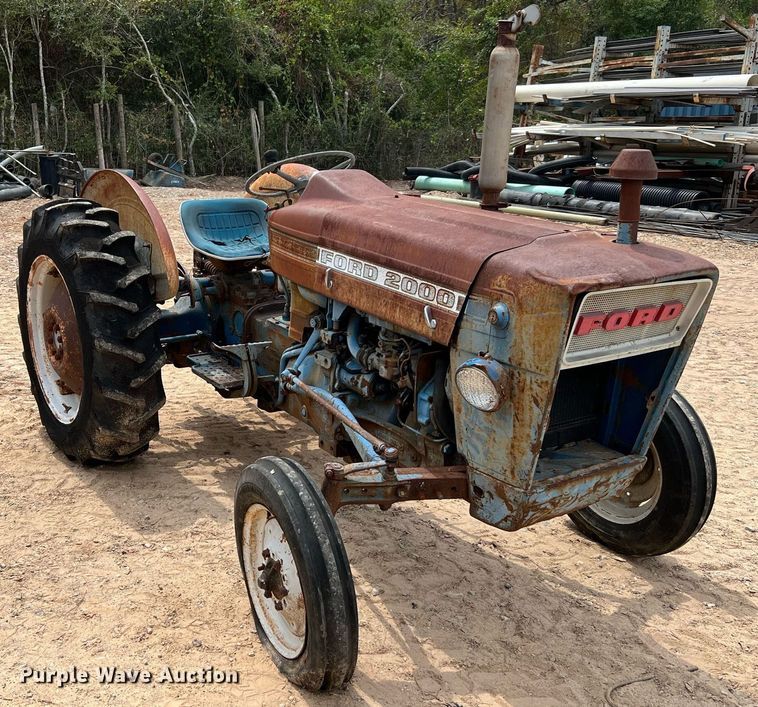 image for item LF9476 Ford 2000  tractor