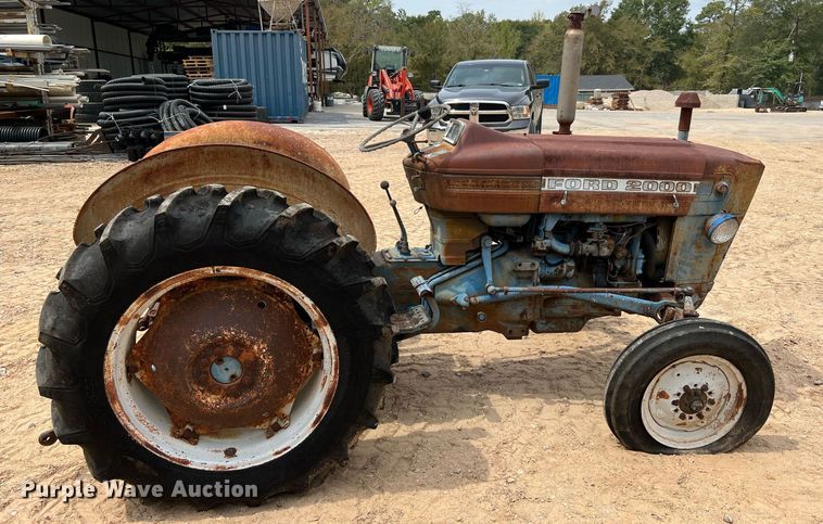 image for item LF9476 Ford 2000  tractor