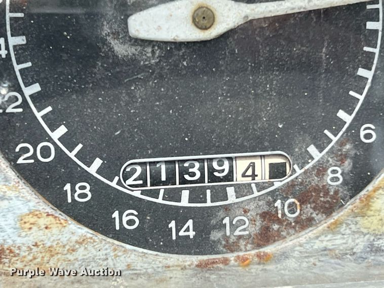 image for item LF9476 Ford 2000  tractor