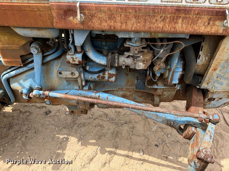 image for item LF9476 Ford 2000  tractor