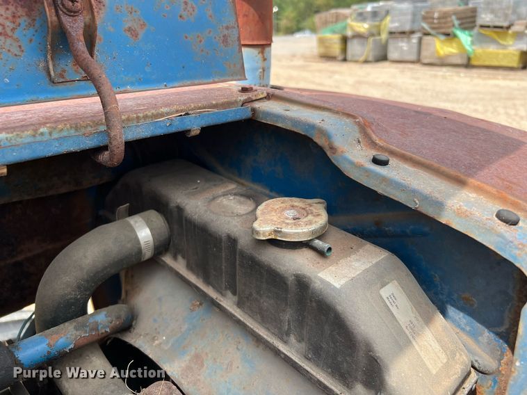 image for item LF9476 Ford 2000  tractor