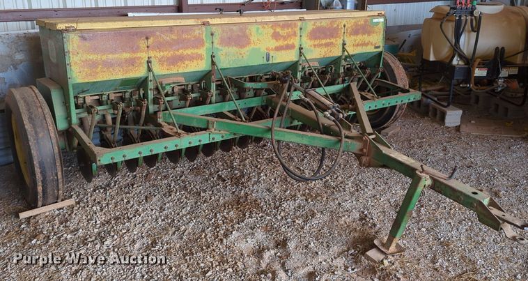 image for item LN9036 John Deere FB177C  grain drill