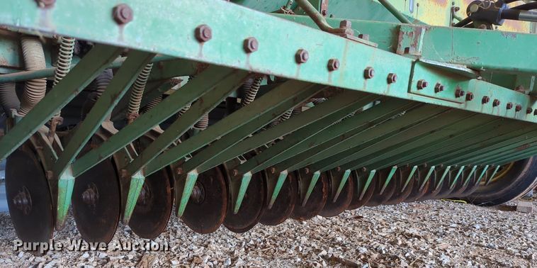 image for item LN9036 John Deere FB177C  grain drill