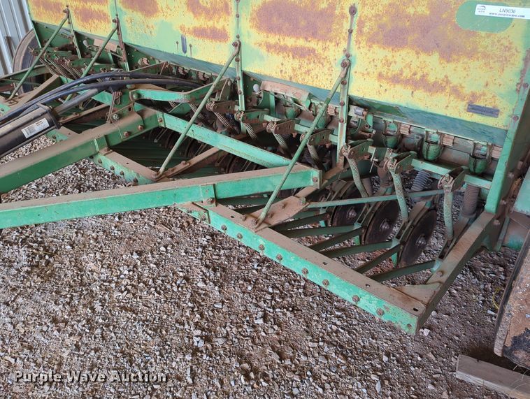image for item LN9036 John Deere FB177C  grain drill