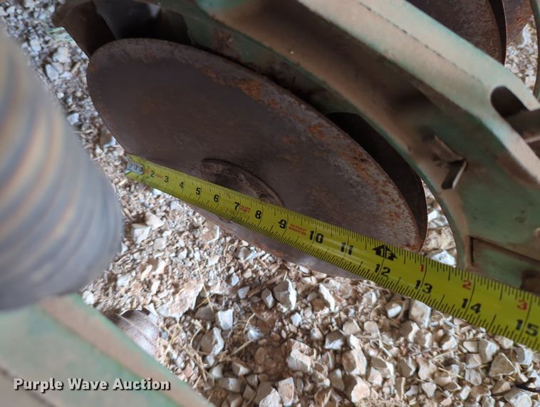 image for item LN9036 John Deere FB177C  grain drill