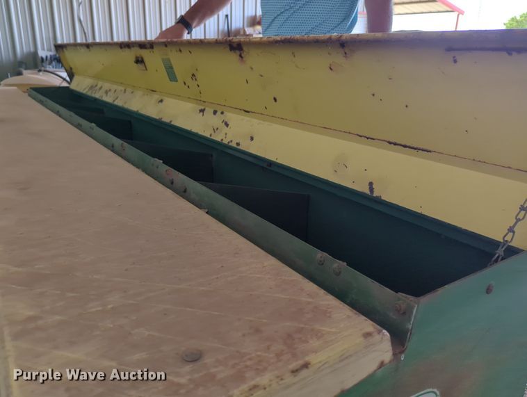 image for item LN9036 John Deere FB177C  grain drill