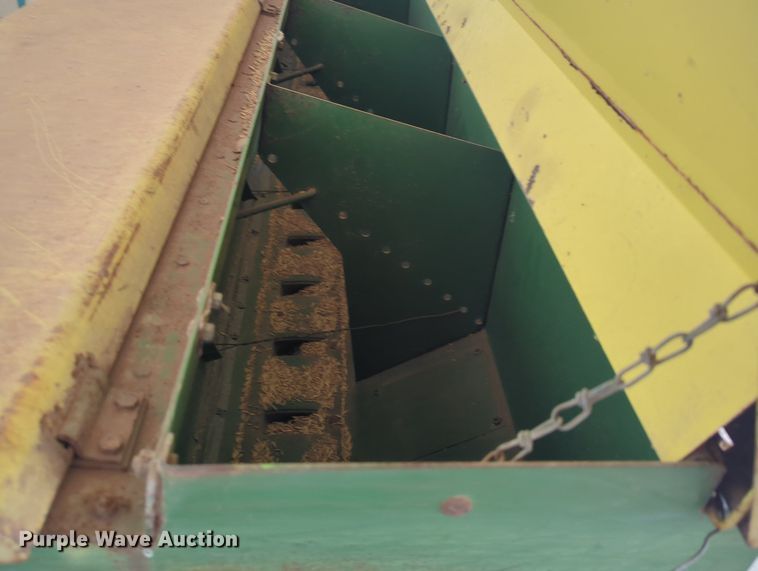 image for item LN9036 John Deere FB177C  grain drill