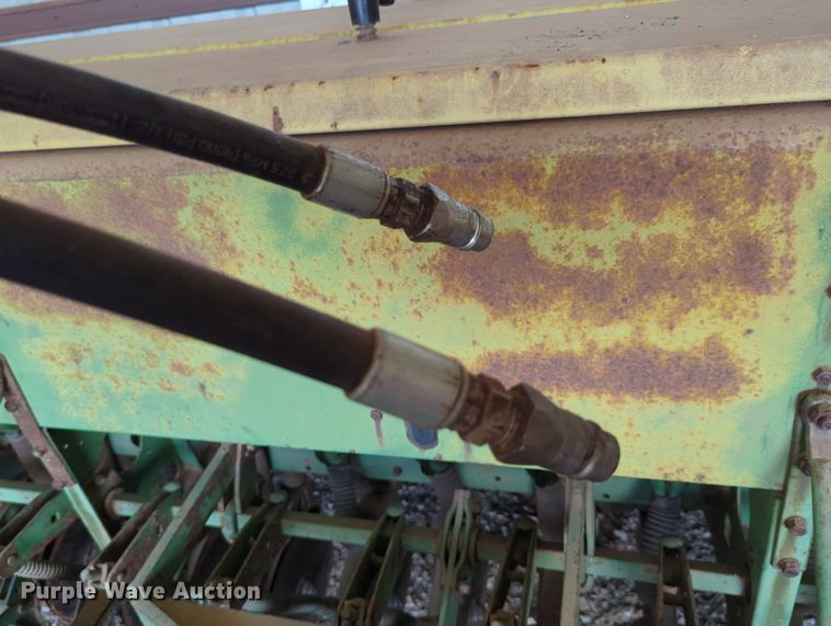 image for item LN9036 John Deere FB177C  grain drill