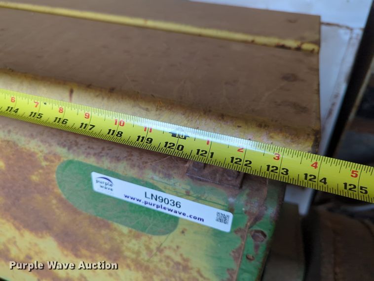 image for item LN9036 John Deere FB177C  grain drill