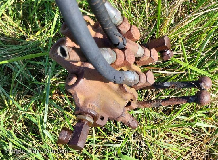 image for item LS9731 Massey Ferguson  loader