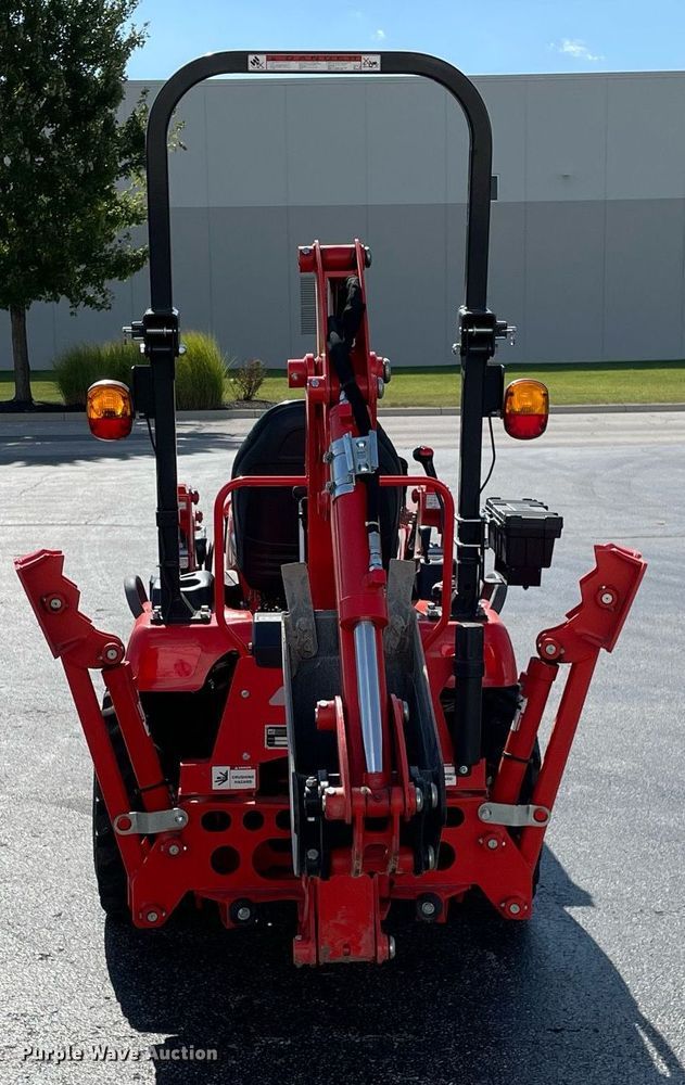 image for item LV9801 2022 Kioti CS25205  MFWD tractor