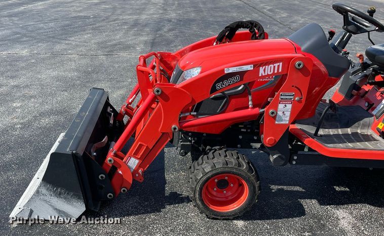 image for item LV9801 2022 Kioti CS25205  MFWD tractor
