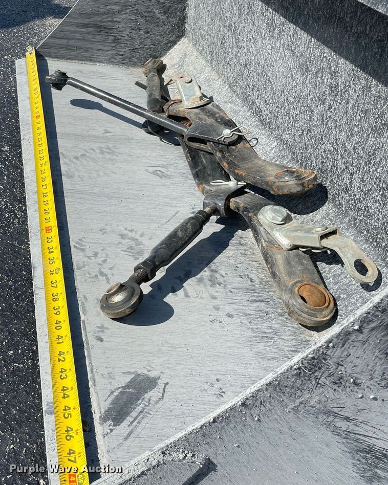 image for item LV9801 2022 Kioti CS25205  MFWD tractor