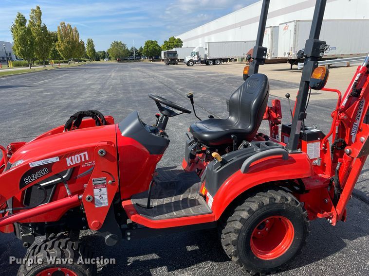 image for item LV9801 2022 Kioti CS25205  MFWD tractor