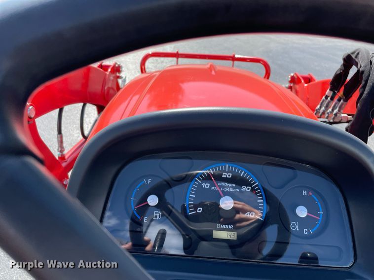 image for item LV9801 2022 Kioti CS25205  MFWD tractor