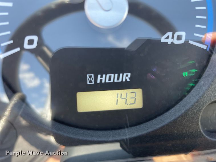 image for item LV9801 2022 Kioti CS25205  MFWD tractor