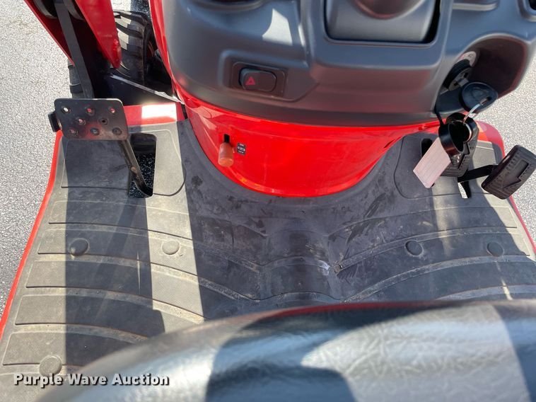 image for item LV9801 2022 Kioti CS25205  MFWD tractor