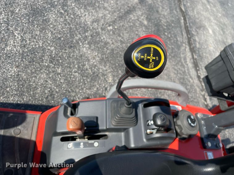 image for item LV9801 2022 Kioti CS25205  MFWD tractor