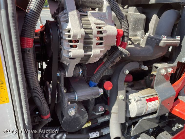 image for item LV9801 2022 Kioti CS25205  MFWD tractor