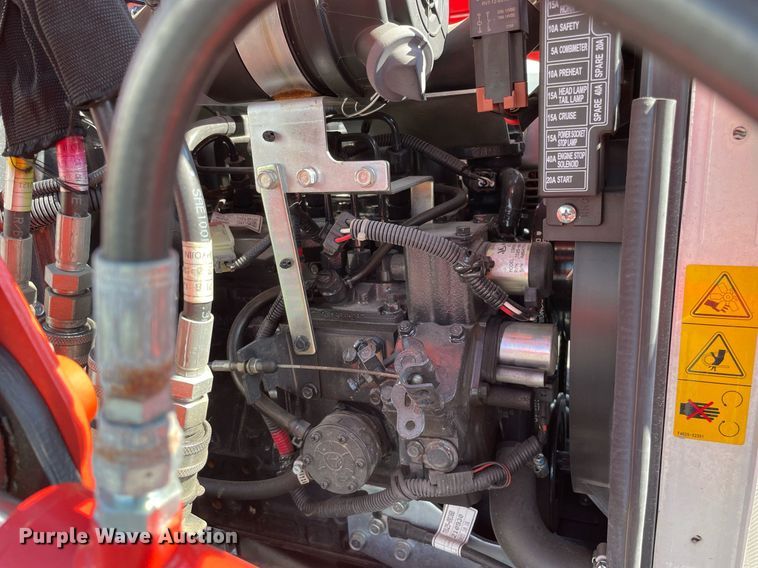 image for item LV9801 2022 Kioti CS25205  MFWD tractor