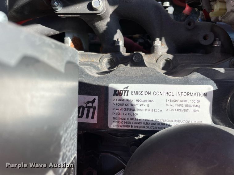 image for item LV9801 2022 Kioti CS25205  MFWD tractor