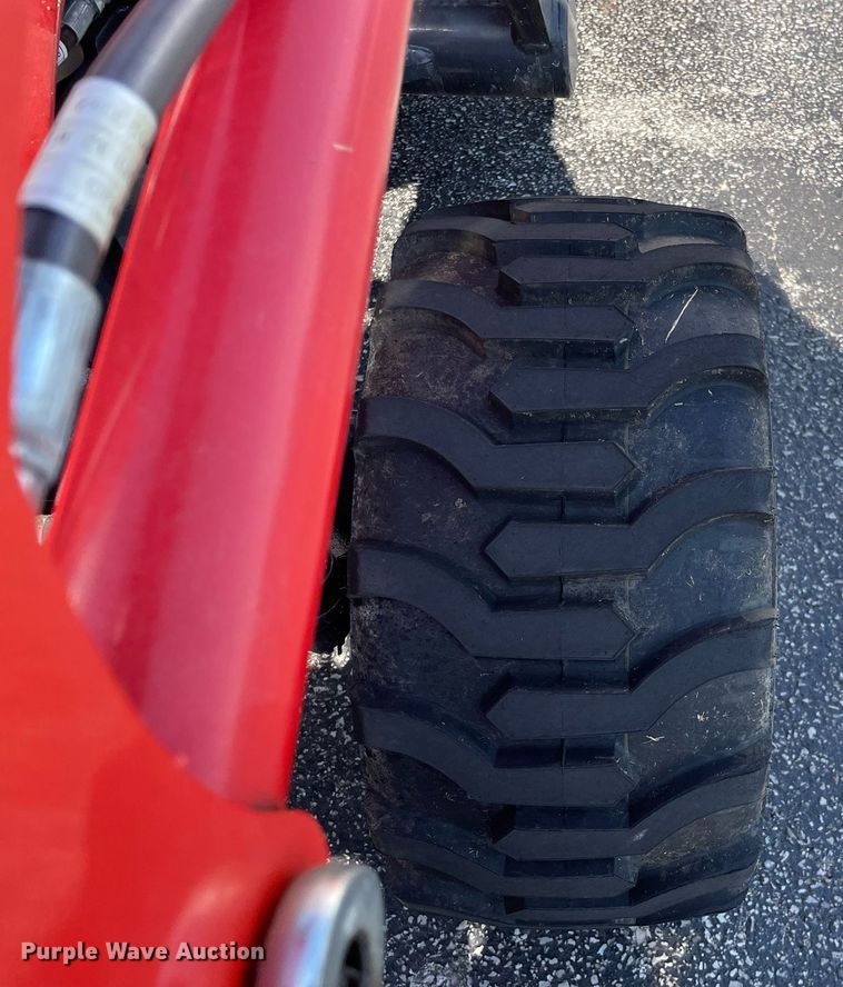 image for item LV9801 2022 Kioti CS25205  MFWD tractor