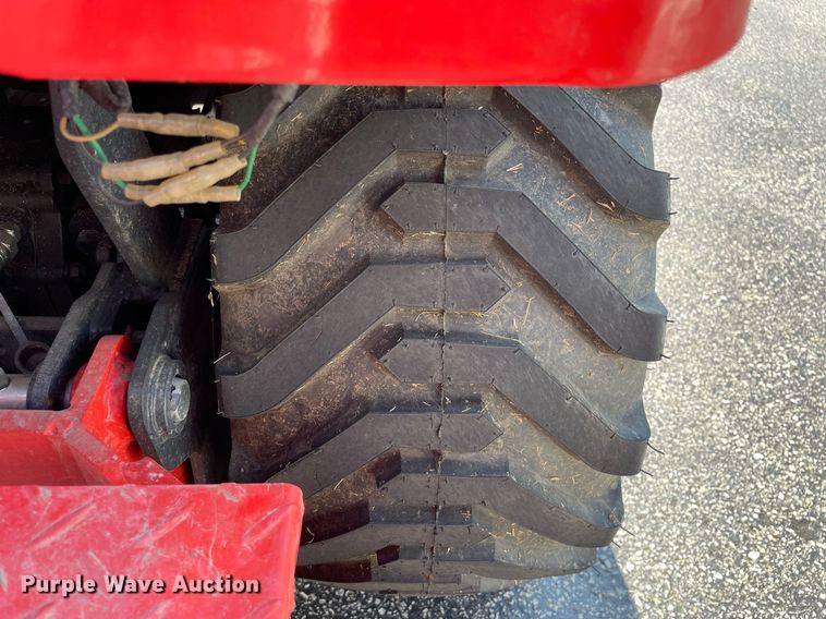 image for item LV9801 2022 Kioti CS25205  MFWD tractor