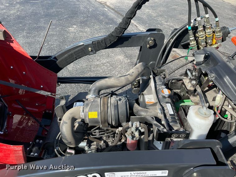 image for item LV9802 2022 Branson 2205H  MFWD tractor