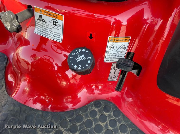 image for item LV9802 2022 Branson 2205H  MFWD tractor